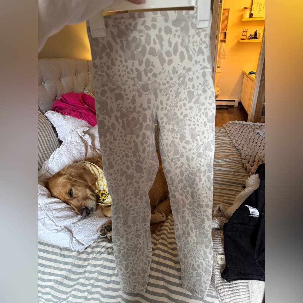 Lululemon Align Gray Leopard Patterned Leggings S… - image 2